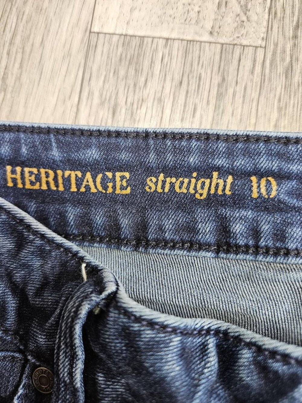 Talbots Heritage Straight Jeans Womens 10 Blue Med Wash Mid Rise Stretch Denim - Picture 5 of 13